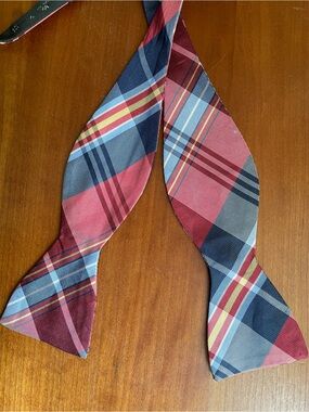Hadley Silk Plaid Bow Tie Red, Navy Gold Max 18.5
